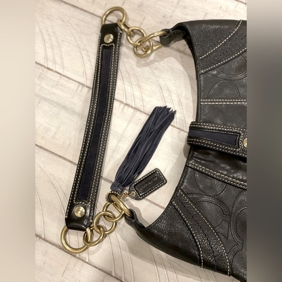 Rare Coach Hamptons Embossed  Leather Signature C Purse - Picture 3 of 7